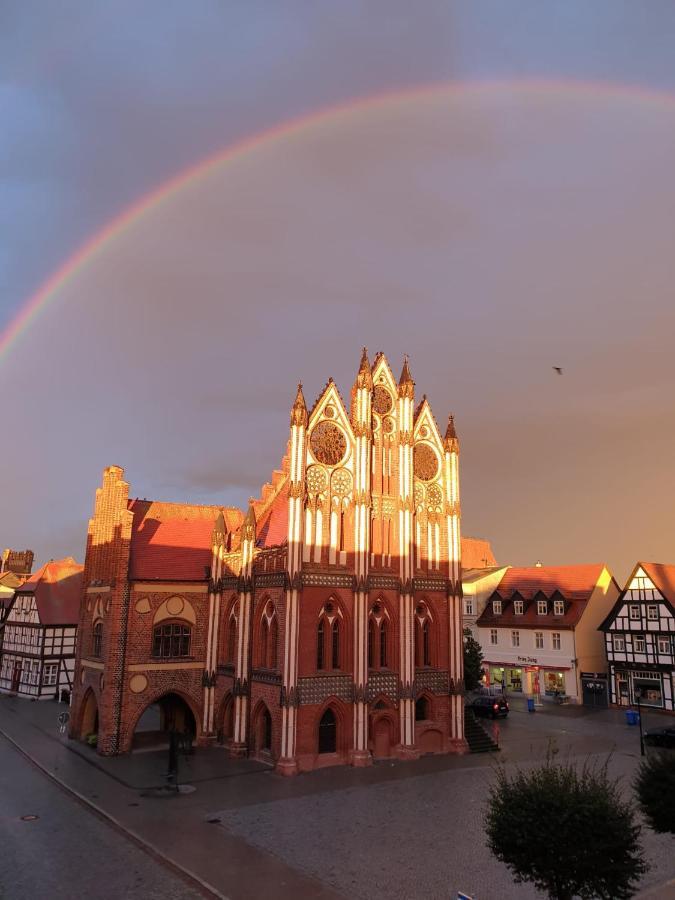 Ferienwohnung Am Rathaus Tangermunde Bagian luar foto